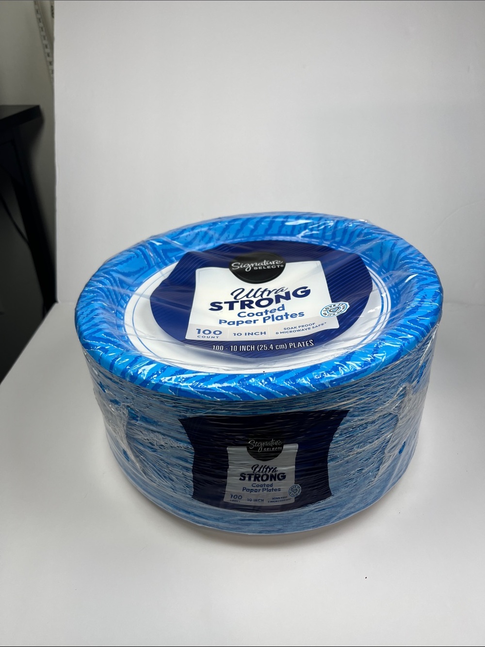 Signature by Levi Strauss Blue Coated Paper Plates - Pack of 100